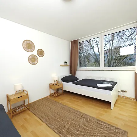 6 Bed For Work Crews *