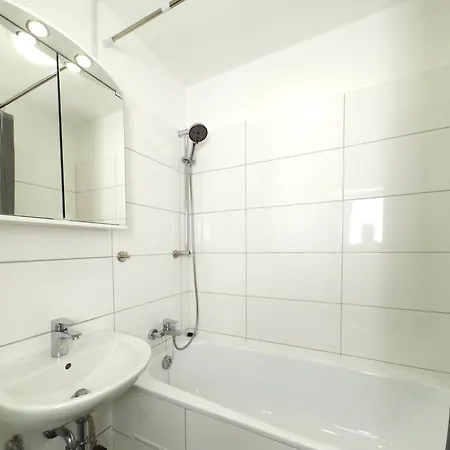 6 Bed For Work Crews Bochum