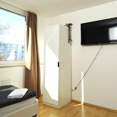 6 Bed For Work Crews * Bochum