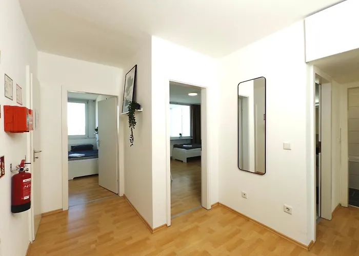 6 Bed For Work Crews *