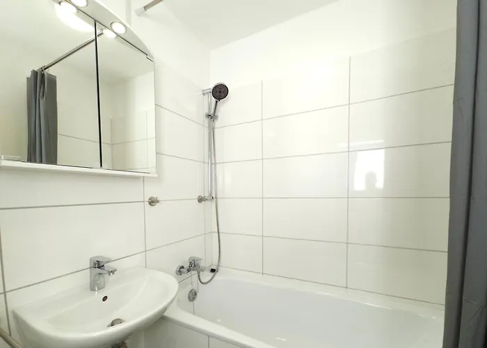 6 Bed For Work Crews Bochum