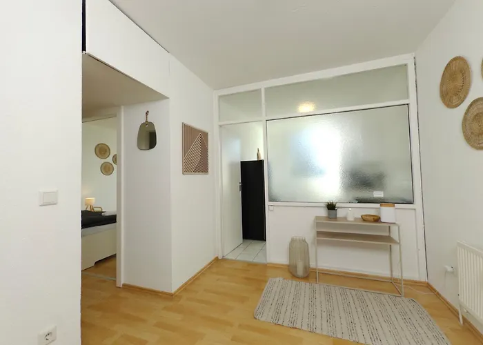 6 Bed For Work Crews *